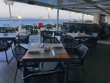 Azamara Cruises Sunset Bar © Jenna Lyn, Azamara Cruises3.jpg